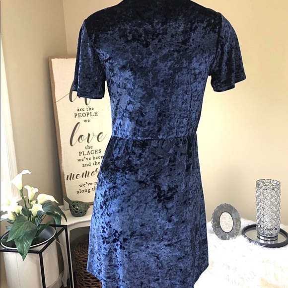 🌟🌟🌟SOLD🌟🌟🌟🎶 SHE WORE BLUE VELVET 🎶 L.A. HEARTS velvet dress Beautiful W - Picture 5 of 16